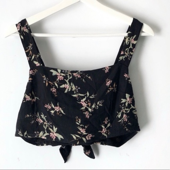 American Eagle Outfitters Tops - American Eagle Floral Crop Top